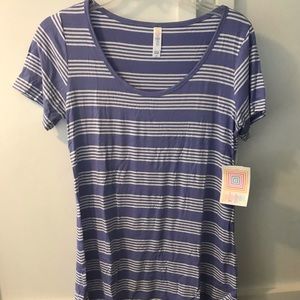 NWT Lularoe Classic T